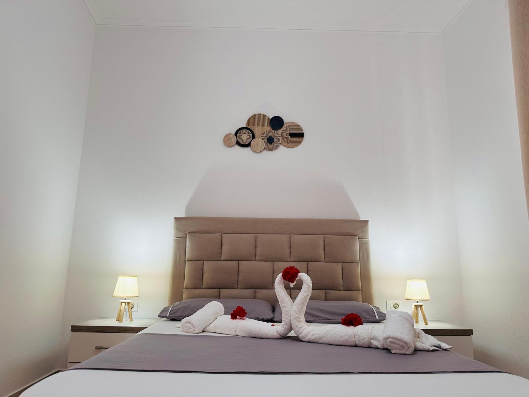Xhibo Apartments Sarandë Exteriör bild