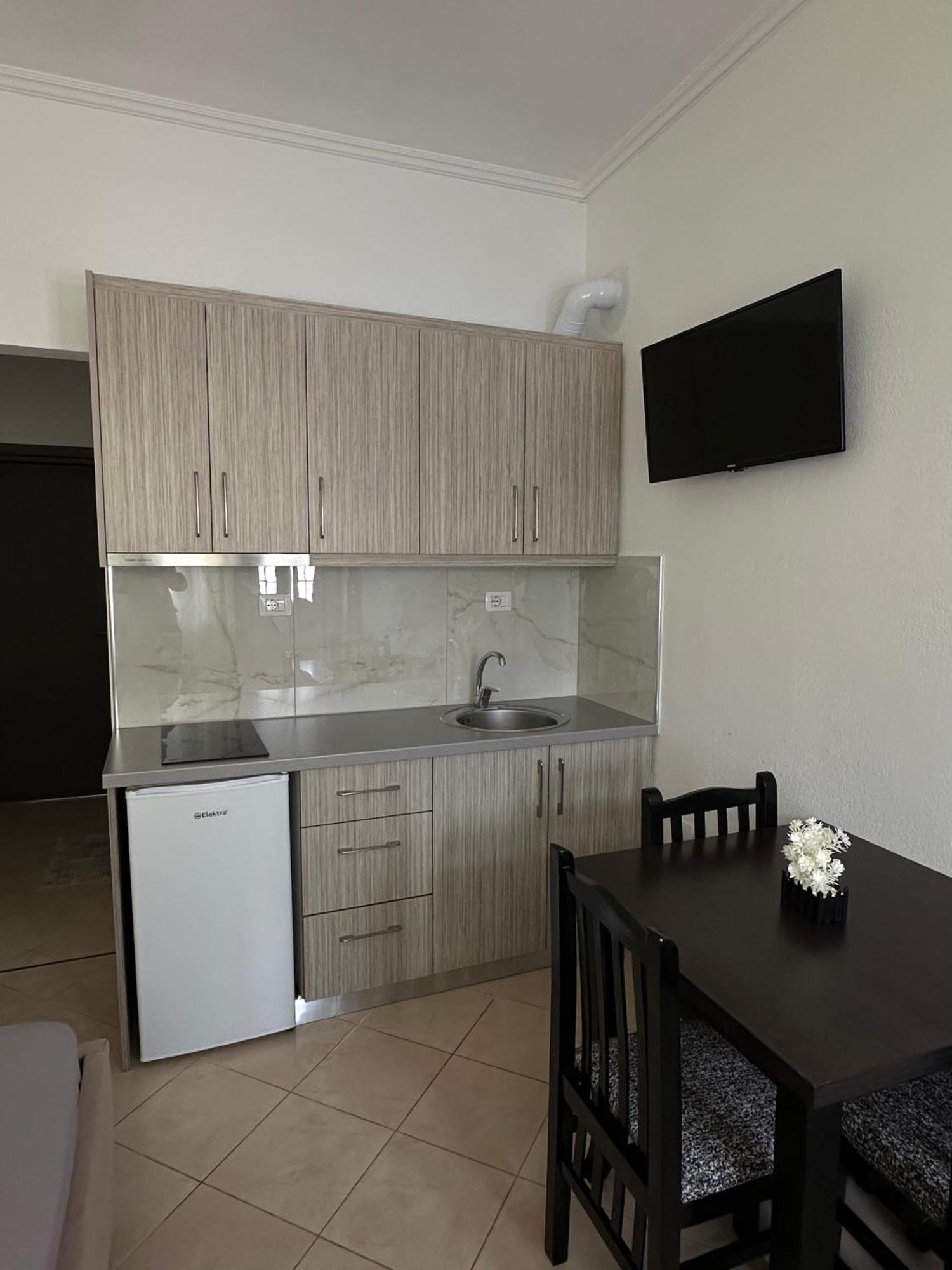 Xhibo Apartments Sarandë Exteriör bild