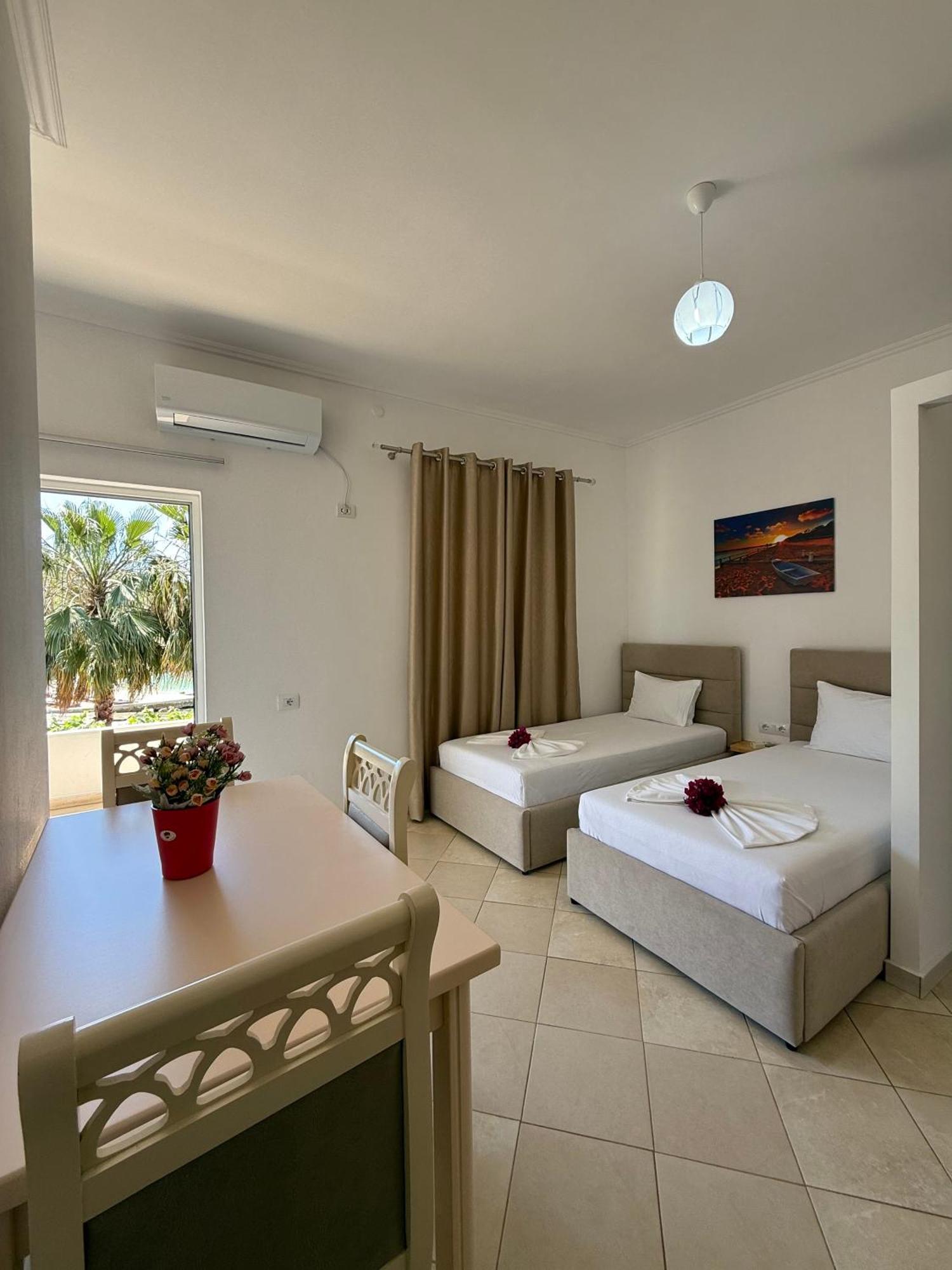 Xhibo Apartments Sarandë Exteriör bild